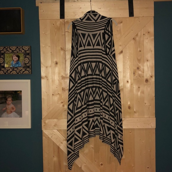 Chelsea and Violet Duster Vest - Picture 2 of 2